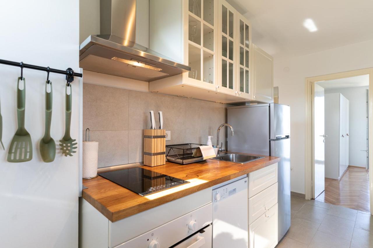 Apartment With A View Ровинь Экстерьер фото